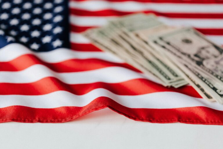 why is the us dollar strong against other currencies